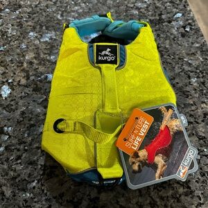 Kurgo dog life vest
